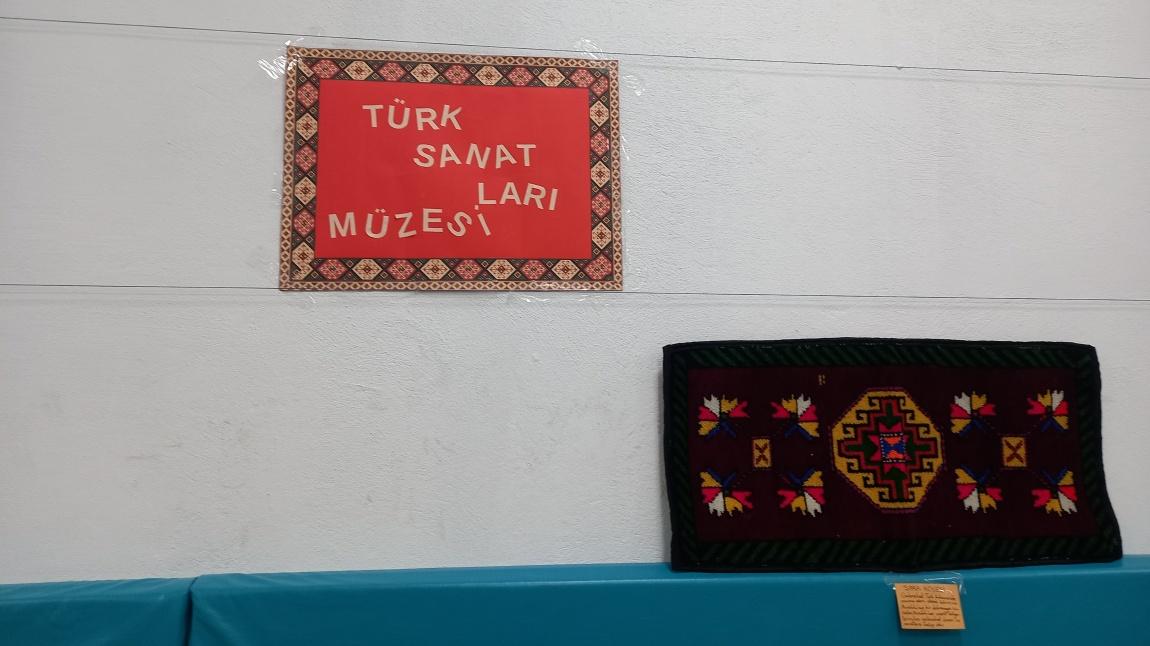 Türk El Sanatları ve Eski Eşya Müze Sergisi